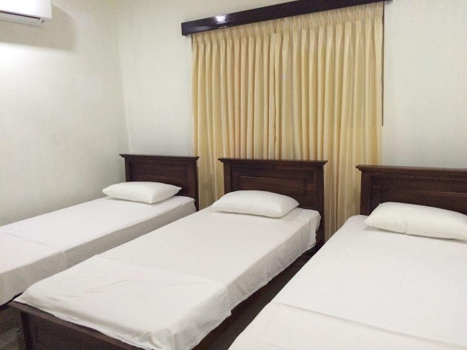 Sleep Cheap Hostel Negombo Exterior photo